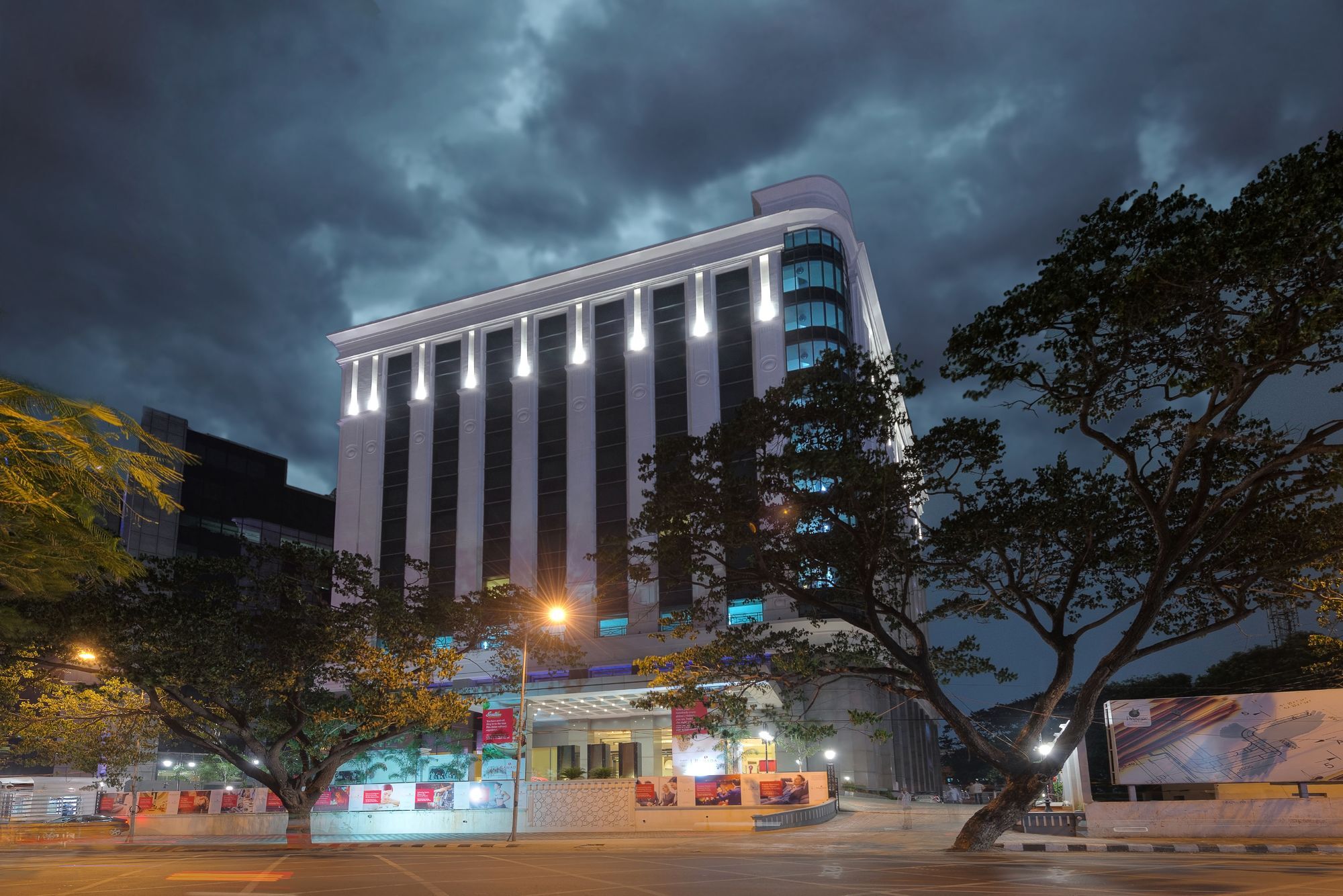 Hotel Ramada Plaza Čennai Exteriér fotografie